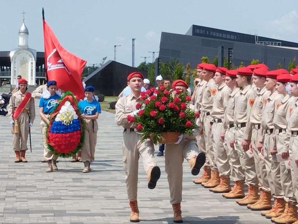 Юнармейцы ДНР и Ростовской области приняли участие в акции «Память  поколений» | 28.06.2023 | Боковская - БезФормата