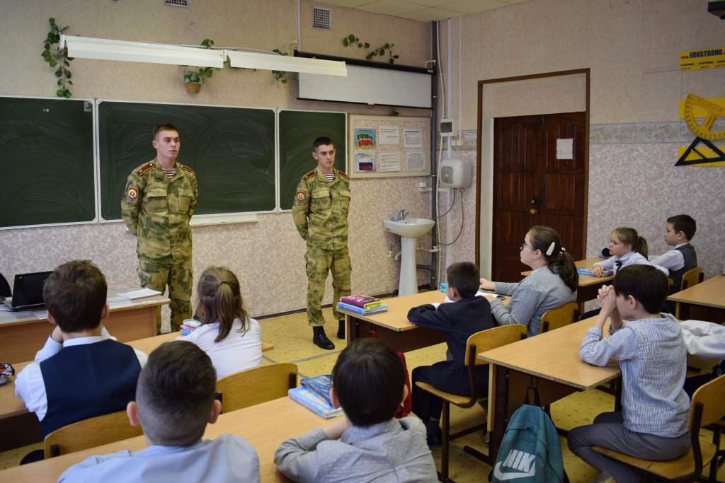 Урок Мужества ВНГ РФ. Уроки Мужества в школе. Военный урок. Занятия с военнослужащими.